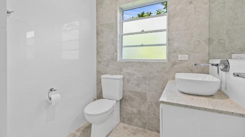 Tea Gardens House | 118 Myall Street Hawks Nest
