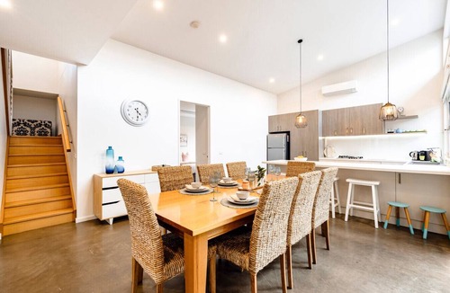 Ocean Grove Villa | 11AM CHECK-OUT - Ocean Grove Beach House 2 - Pets - Accessible!