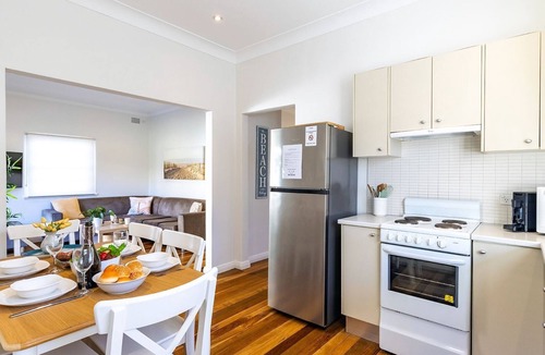 Shoal Bay House | 12 Tomaree Road - 200 mtrs to Shoal Bay Beach