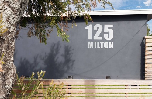 Milton Apartment | 125 Milton