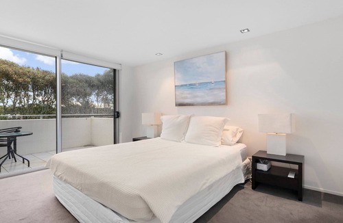 Hawks Nest Apartment | 13/13-15 Beach Road Hawks Nest