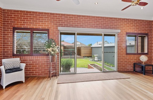 Benalla House | 13 Smythe - stylish, comfortable home.