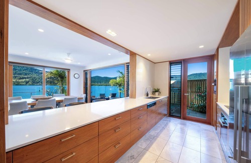 Airlie Beach House | 14 The Cove - Waterfront Whitsunday Home
