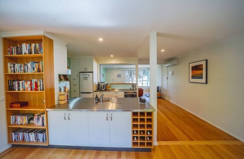 Apollo Bay House | 150 Steps · To the Beach FREE WI-FI