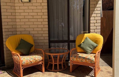 Nedlands House | 17 Rare Cool Urban-Style Nedlands 4BR-Parkng&Pool