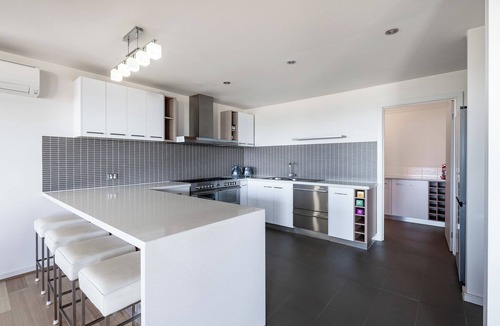 Clifton Springs House | 180° Ocean Views | Pool Table | Coastal Escape