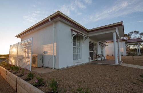 Lyndoch House | 1837 Barossa Luxury Vineyard Cottages