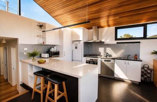 Hobart Central Business District House | 1850s Cottage | City Views & Secure Parking