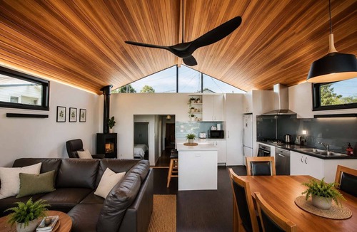 Hobart Central Business District House | 1850s Cottage | City Views & Secure Parking