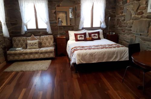 Jutland Bed & Breakfast | 1860 Wine Country Cottages