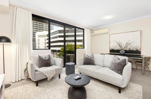 East Perth Apartment | 1BR Stylish Suite on Hay St