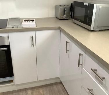 Moranbah Apartment | 2 4 Miller Quiet, Cool & Modern 3BR