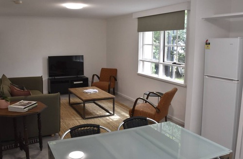 Braidwood Apartment | 2 Bed Apartment at the Historic Braidwood Hotel