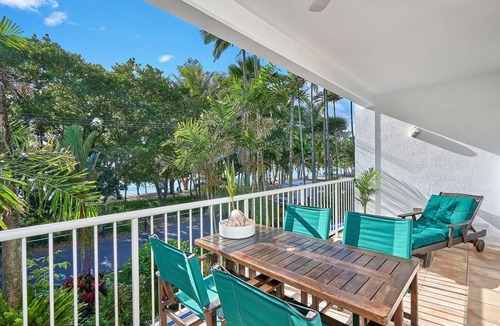 Clifton Beach Apartment | 2 Bedroom 2 Bathroom Beachfront Apartment in Clifton Beach