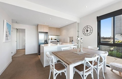 Cremorne Apartment | 2 Bedroom Apartment CLOSE to the MCG!