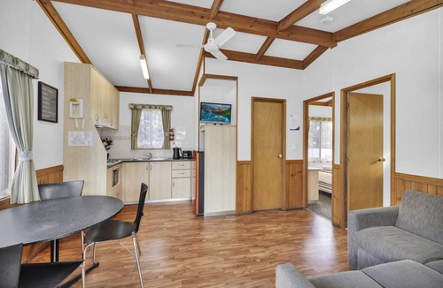 Metung Villa | 2 Bedroom Budget Villa
