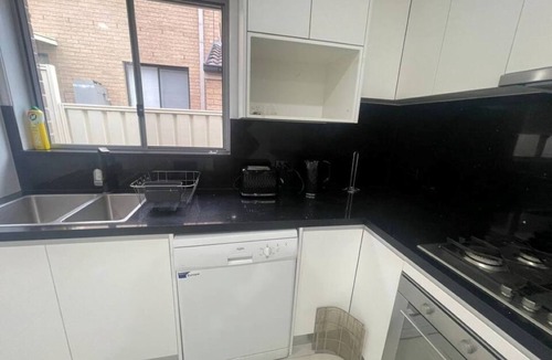 Kellyville Ridge Apartment | 2-bedroom granny flat and open-plan kitchen