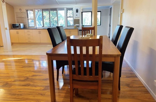 Depot Hill House | 2-bedroom house in tranquil Rockhampton with Pool