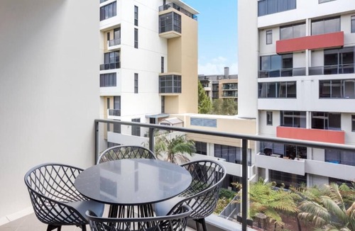 Waterloo Apartment | 2 Bedroom Modern Suite at Waterloo Sydney