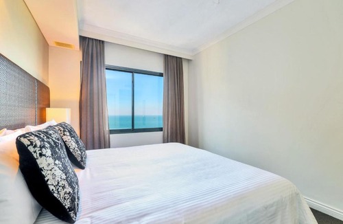 Darwin City Centre Apartment | 2 Bedroom Penthouse Retreat Water Views Pool Balcony