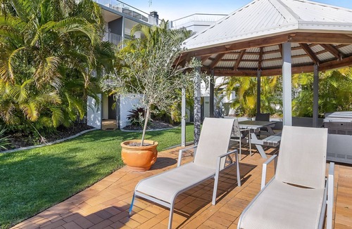 Mooloolaba Apartment | 2 bedrooms close to beach