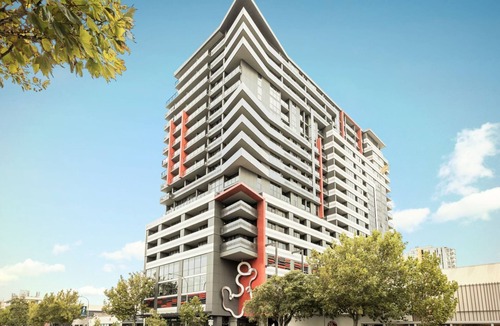Adelaide Central Business District Apartment | 2 BR Apartment with Stunning Views and Car Parking