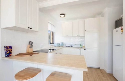 Burleigh Heads Apartment | 2 BR Burleigh Beach Family Apartment