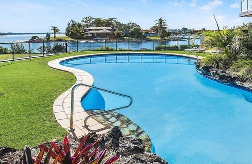 Port Macquarie Apartment | 2 Riana Moorings - Luxury Waterfront Apartment