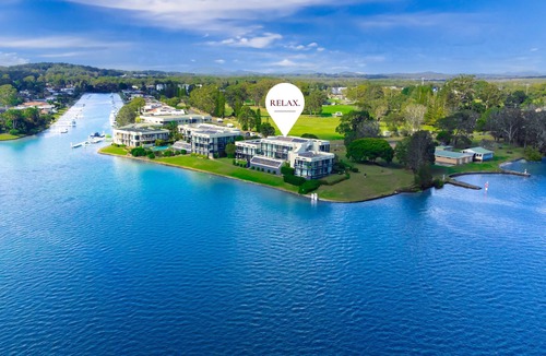 Port Macquarie Apartment | 2 Riana Moorings - Luxury Waterfront Apartment