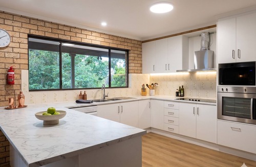 Batemans Bay House | 2 Rooms upstairs - Suite with Golf & Water Views
