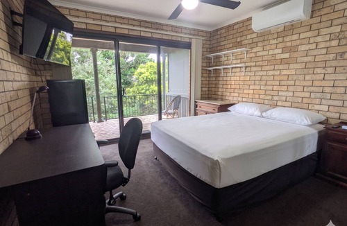 Batemans Bay House | 2 Rooms upstairs - Suite with Golf & Water Views