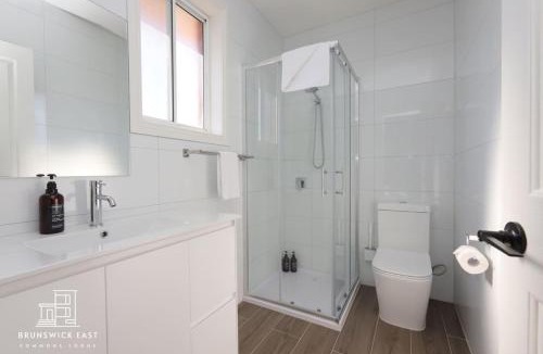 Brunswick East Apartment | 205 Modern King BR with Fast WiFi - Brunswick East - 30 Percent OFF