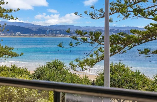 Coolangatta House | 208 Marine Parade - Snapper Rocks/Rainbow Bay Beachfront