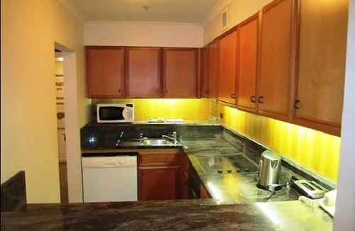 The Rocks Apartment | 2208 Gloucester Self-Catering