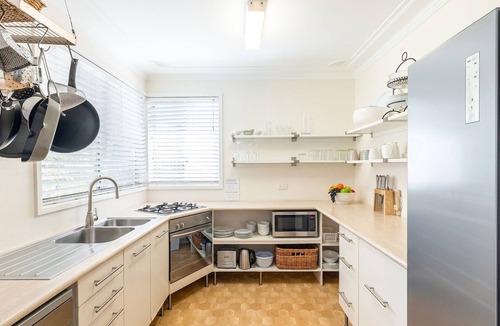 Fingal Bay House | 23 Lentara St - pet friendly, air con, Wi-Fi, boat parking