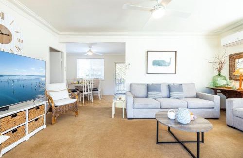 Fingal Bay House | 23 Lentara St - pet friendly, air con, Wi-Fi, boat parking
