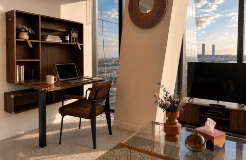 Docklands Apartment | 23rd-Flr Docklands Views, Pool, Jacuzzi, Free Tram