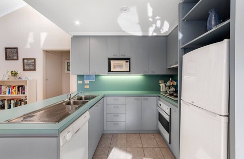 Ocean Grove Apartment | 250 meters from the Beach, Ocean Grove