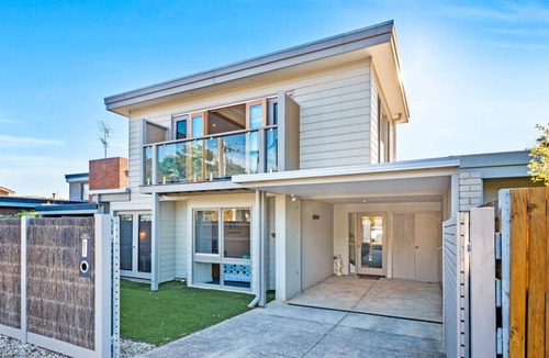 Ocean Grove Apartment | 250 meters from the Beach, Ocean Grove