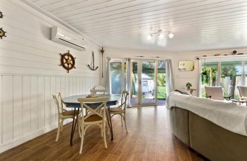 Lakes Entrance House | 26 Church - Charming Cottage in Lakes Entrance