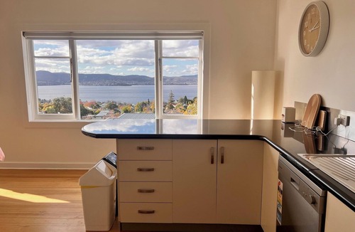 Sandy Bay House | 270 Vista Bliss