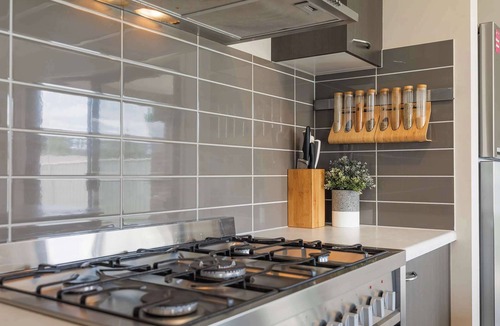 Moama House | 28 Skye Ave - Skye High on Style!