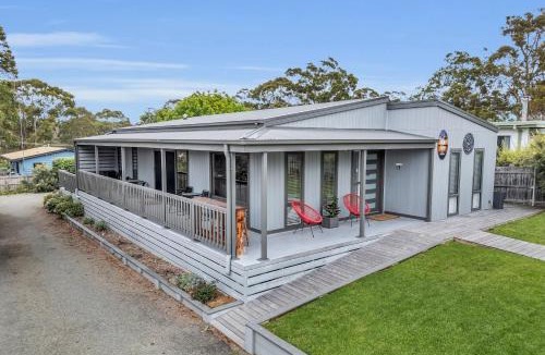 Mallacoota House | 29 Mirrabooka Road, Mallacoota - Eagle View House