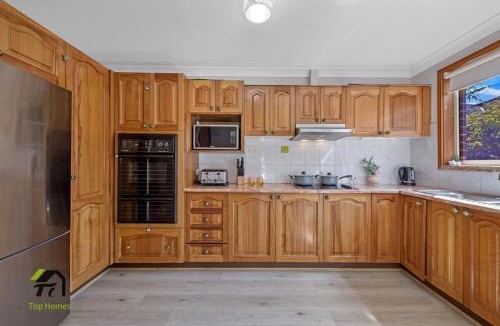 Eastwood House | 2B1B Villa in heart of Eastwood