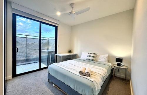 Clayton Apartment | 2BR 2BA Modern Manor House - Steps from Monash Uni mvc203