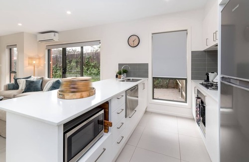 Garran House | 2BR 2bath townhouse in Garran