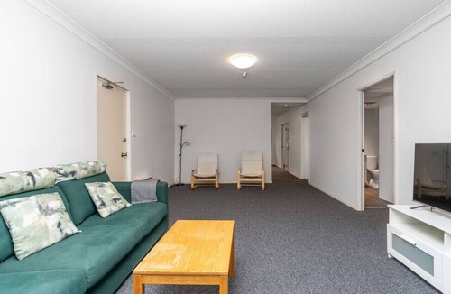 Reid Apartment | 2BR Apartment Close to Glebe Park & Canberra City