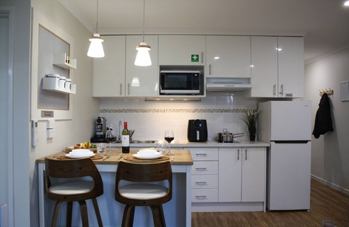 Mandurah Apartment | 2BR Apartment with Pool & Tennis Court, Walk to Beach & Shops