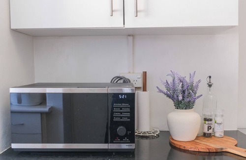 Bondi Apartment | 2BR Bondi Paradise | Minutes to Beach & Shops