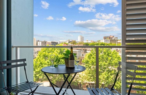 Chippendale Apartment | 2BR Chippendale | Free Parking, Walk to Central